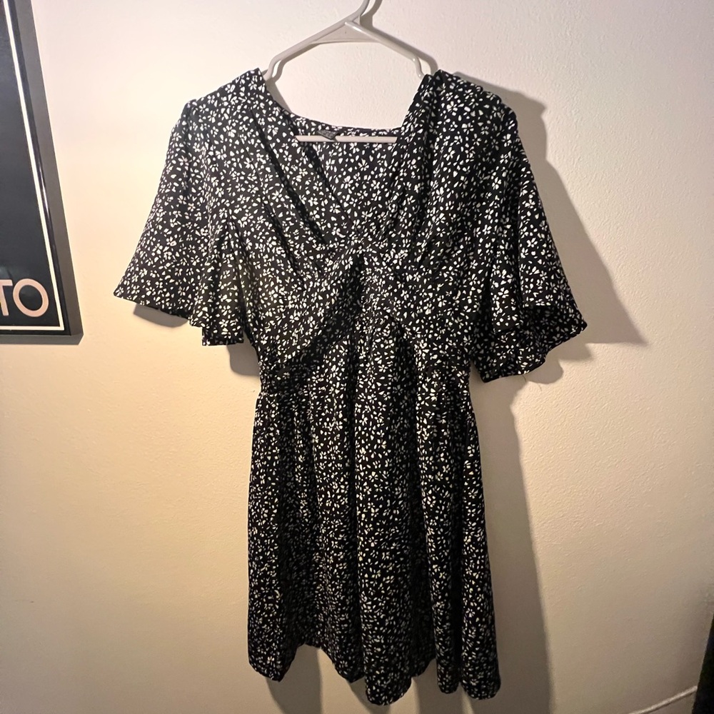 SHEIN Black and White Floral Mini Dress